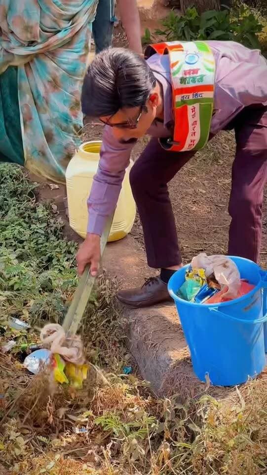 क्या हम इस पवित्र धरा पर केवल अपशिष्ट का ढेर छोड़कर विदा होंगे? 🇮🇳
#cleanindiamission #vishnubhartesh #NationBuilding #TakeResponsibility #civicduty