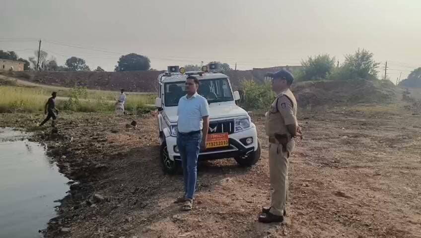 बिरसिंहपुर में दुर्गा प्रतिमा विसर्जन स्थल का निरीक्षण तहसीलदार बिरसिंहपुर डॉ शैलेन्द्र शर्मा एवं उप निरीक्षक थाना सभापुर अशोक गर्ग के साथ संयुक्त रूप से किया गया एवं संबंधितों को आवश्यक कार्यवाही करने के निर्देश दिए गए।