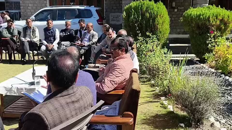 मुख्यमंत्री के 22 अक्टूबर को भरमौर के होली दौरे को लेकर प्रशाशन तैयारीयों में जुटा होली पहुंचे उपायुक्त सहित वरिष्ठ अधिकारी