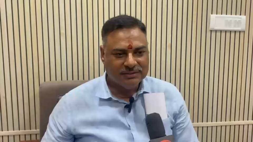 सीएम योगी के मार्गदर्शन में विंध्याचल धाम में श्रद्धालुओं के लिए चाक-चौबंद व्यवस्था: जिलाधिकारी पवन कुमार गंगवार
#VindhyachalDham #YogiAdityanath #MirzapurDM #NavratriArrangement #TodayMirzapur