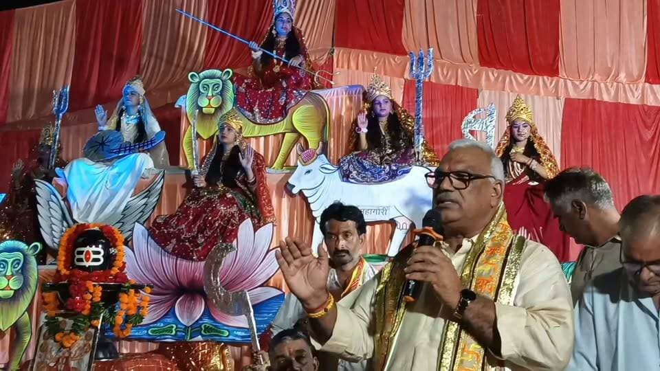 #नव_दुर्गा_झांकी_की_गई_आयोजित
#बृजनगर___________
#गृहराज्य_मंत्री_जवाहर_सिंह_बेड़म_ने_की_शिरकत__
#प्रजापिता_ब्रह्माकुमारी_आश्रम_द्वारा_गांधी_पार्क_में_रखा___कार्यक्रम_आयोजित।