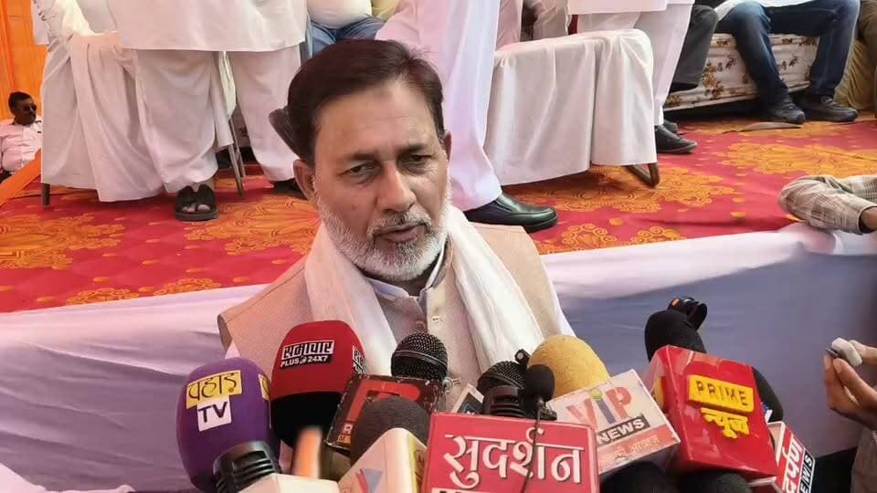किच्छा और सिरौली नगर पालिका में भव्य शपथ ग्रहण समारोह: उप जिलाधिकारी ने नगर पालिका सिरौली के अध्यक्ष राशिदा बेगम को दिलाई पद और गोपनीयता की शपथ