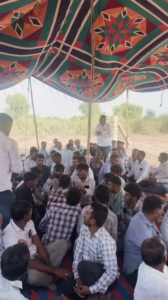 वार्ड संख्या 33 से कांग्रेस प्रत्याशी रघुनाथ कड़वासरा को मिला जनता का समर्थन।
Ummeda Ram Beniwal Harish Chaudhary Laxman Singh Godara Govind Singh Dotasra Mewaram Jain Hemaram Choudhary