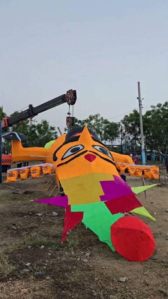 बाड़मेर में न्यू अंबेडकर सर्किल के पास 70 फिट ऊंचा बना रावण।