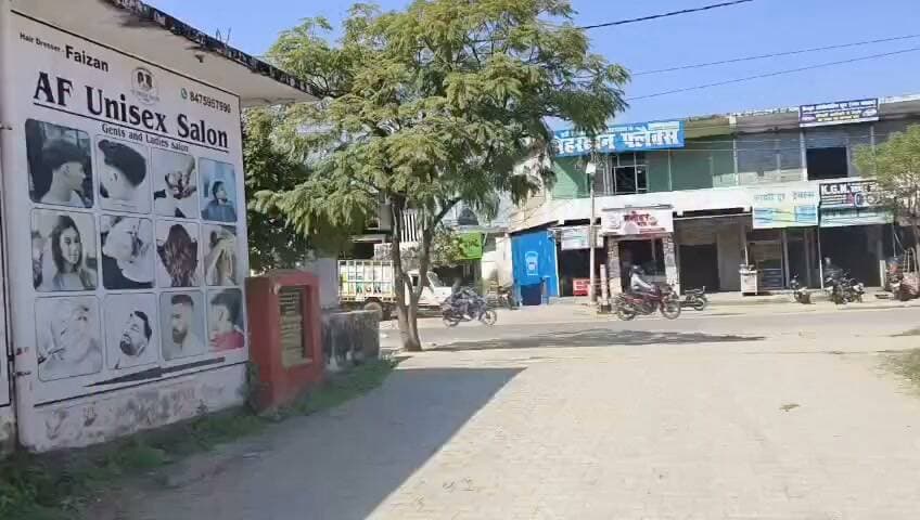 बाजपुर न्यूज
बाजपुर में चोरों के हौसले बुलंद, सैलून और बैंक के AC के आउटडोर चोरी
बाजपुर। रविवार रात्रि शर्मा पैलेस मोड़ पर चोरों ने एक सैलून और उसके पास स्थित जिला सहकारी बैंक को निशाना बनाते हुए AC के आउटडोर चोरी कर लिए। मामले में केलाखेड़ा निवासी फैजान ने कोतवाली बाजपुर में तहरीर देकर पुलिस से कार्रवाई की मांग की है।