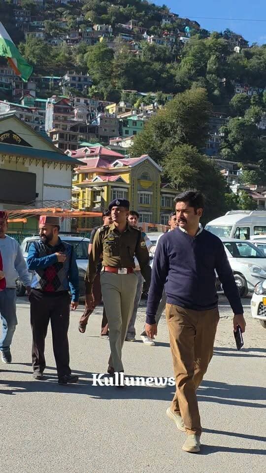 कुल्लू दशहरा: भव्य रथ यात्रा के लिए जिला प्रशासन अलर्ट, ट्रैफिक और सुरक्षा के कड़े इंतजाम"