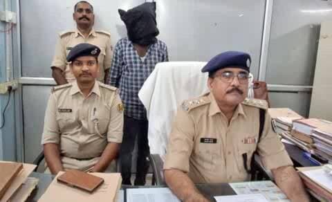 मुशहरी: मुजफ्फरपुर में 1391 लीटर शराब और 5 किलो गांजे के साथ तस्कर गिरफ्तार