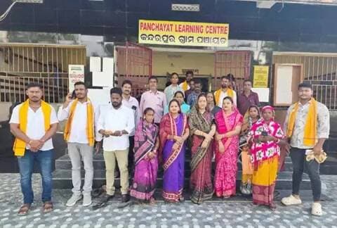 କଟକ ସଦର: ୨୩ ପଞ୍ଚାୟତ ବୁଲି ନିଆରା ଢଙ୍ଗରେ ଦଶହରା ଶୁଭେଚ୍ଛା ଜଣାଇଲେ ଅଧ୍ୟକ୍ଷା