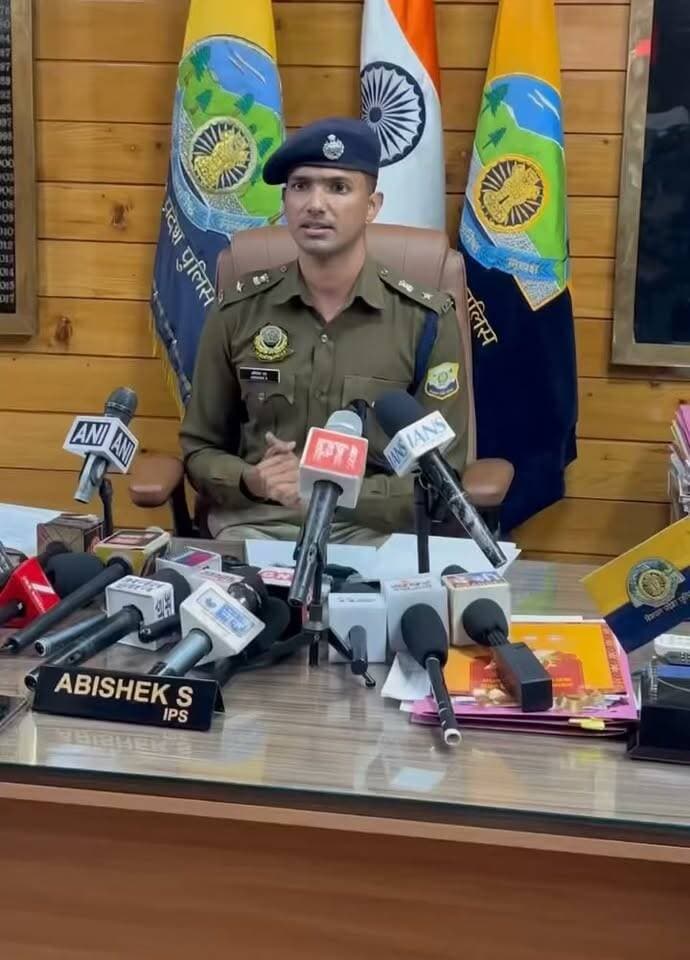 🚩 कुल्लू दशहरा की तैयारियों को लेकर क्या कह रहे हैं पुलिस अधीक्षक कुल्लू?
कुल्लू दशहरा के आयोजन को लेकर सुरक्षा व्यवस्था और तैयारियों के संबंध में पुलिस अधीक्षक कुल्लू की क्या है तैयारी? देखिए उनका पूरा बयान।