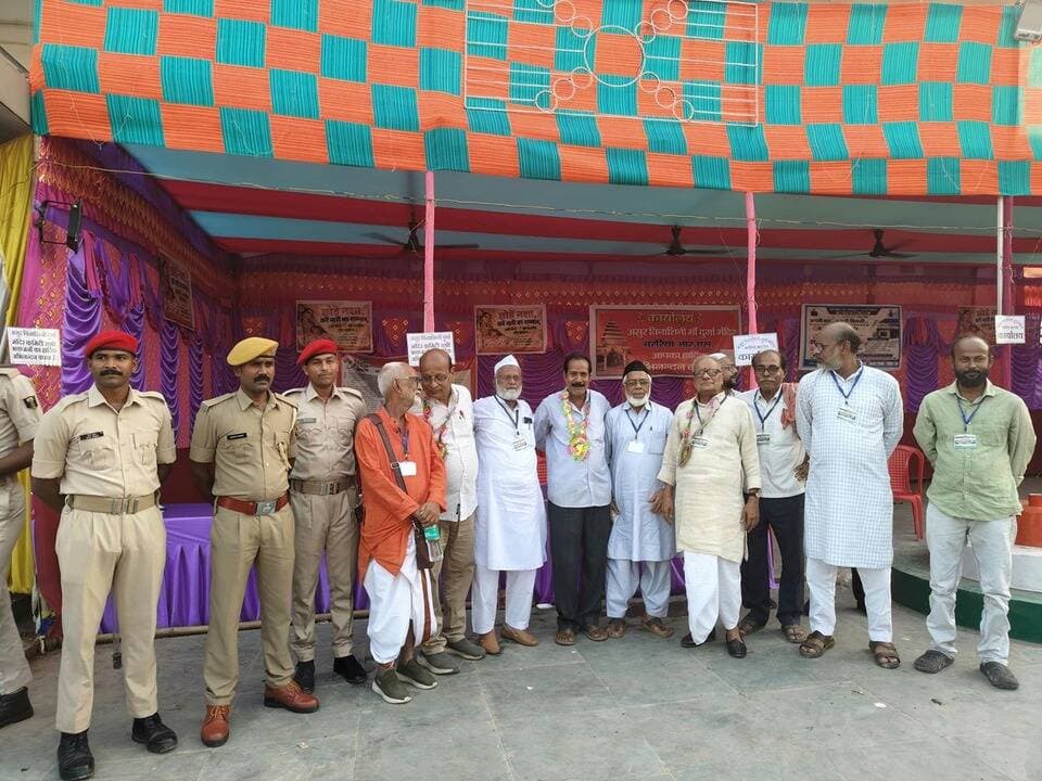 अररिया में दुर्गा पूजा पर सद्भावना मंच की पहल, पंडालों में पहुंचकर दिया भाईचारे का संदेश;
