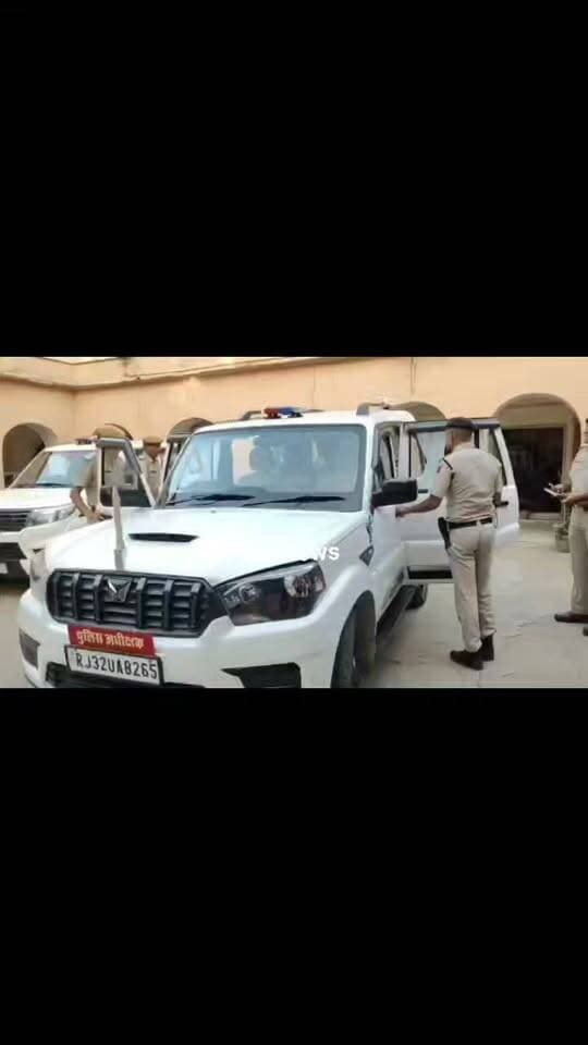 कोटपूतली बहरोड़ पुलिस अधीक्षक सतवीर सिंह पहुँचे बहरोड़ कोतवाली थाने में
पंचायत चुनाव व त्योहारी सीजन को लेकर दिये आवश्यक दिशा निर्देश