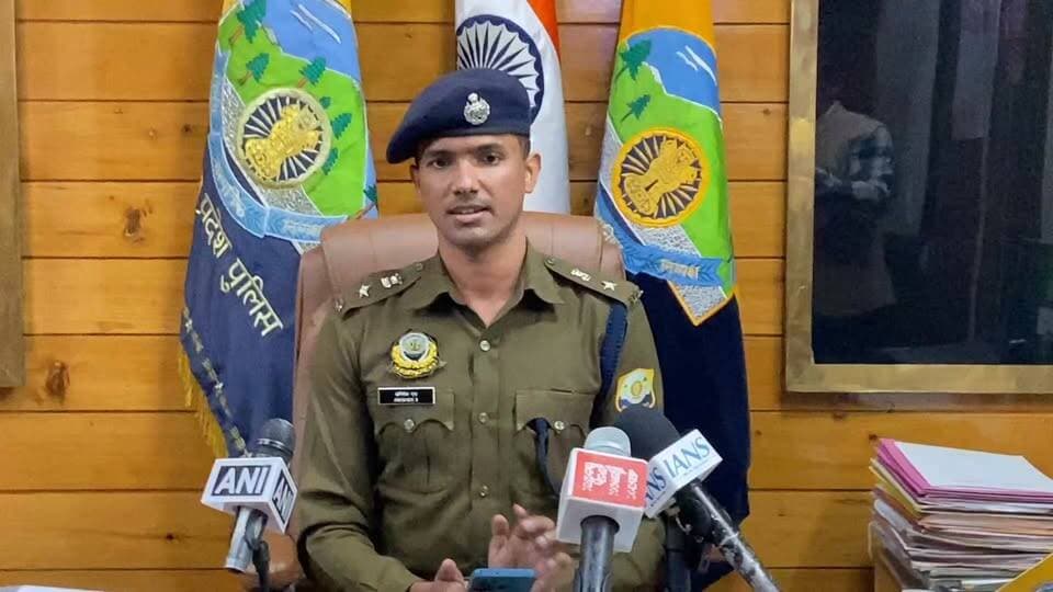 दशहरा उत्सव को लेकर क्या ख़ास जानकरी दी एसपी कुल्लू अभिषेक सेकर ने सुनिए
देसी चैनल कुल्लूदेसी चैनल कुल्लूदेसी चैनल देवभूमि कुल्लूKullu Police