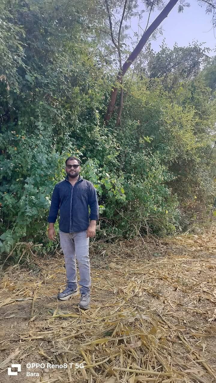 नवरात्रि के पावन असवर पर पिता जी और बड़े भैया डॉ राजेंद्र अहिरवार जी के साथ बड़े दिनों बाद ग्रह ग्राम बरा जिला सागर में खेत खलिहानों का भ्रमण
जय माता दी... 🚩🚩