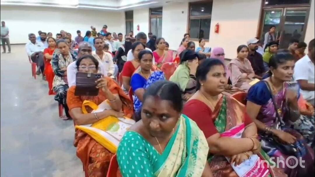 కొత్తగూడెం: కొత్తగూడెంలో కళ్యాణ లక్ష్మి, షాదీ ముబారక్ చెక్కుల పంపిణీ