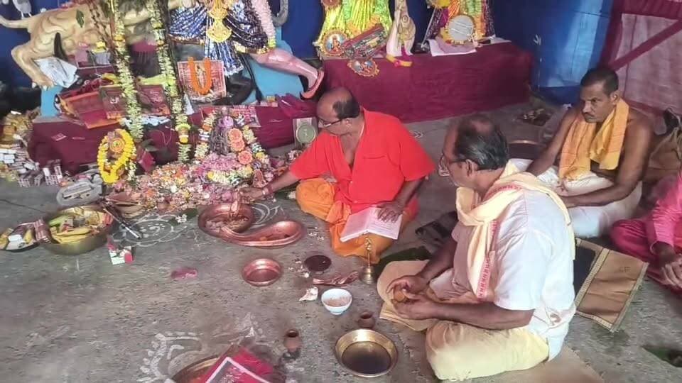 শুভ মহানবমীর পূজা- গোঘাট থানার আমোদপুর সার্বজনীন দুর্গোৎসব * পরিচালনায় আমরা সবাই *