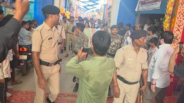 दुर्गा पूजा से लेकर मूर्ति विषर्जन तक कमिटी के सदस्य अपना आइकार्ड जरूर पहनेंगे अरवल DM, SP