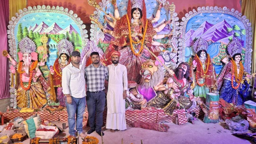 रोसड़ा: पबरा में मनोकामना माता रानी के दरबार में जय माता दी