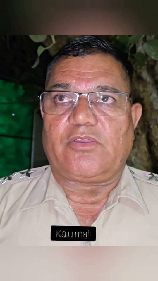 जेलर मुकेश भाटी ने बताया दोनों कैदी एक ही गांव के रहने वाले थे।