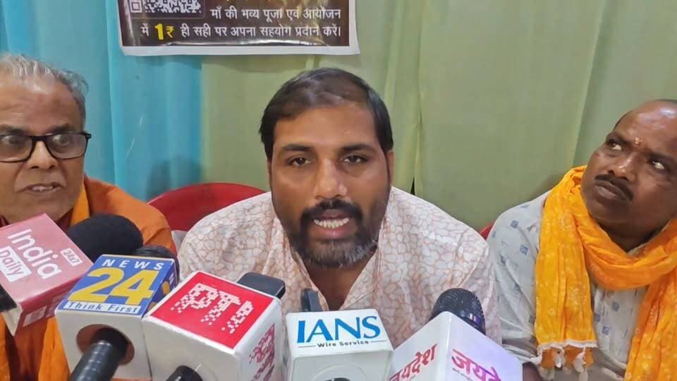 औरंगाबाद में दुर्गा पूजा की धूम, भव्य पंडाल बना लोगों के आकर्षण का केंद्र