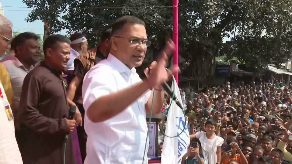 রংপুরের পাগলাপীরে পথসভায় বিএনপি চেয়ারম্যান ও গণপ্রজাতন্ত্রী বাংলাদেশ সরকারের মাননীয় প্রধানমন্ত্রী তারেক রহমান-এর বক্তব্য।