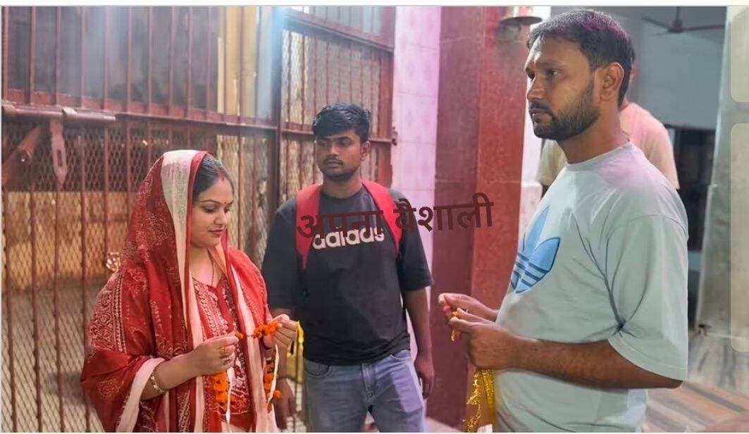 17 साल का रिश्ता खत्म, पति ने प्रेमी के साथ पत्नी को किया विदा, फेसबुक पर हुई थी दोनों की दोस्ती, मंदिर में एक-दूसरे को पहनाई माला