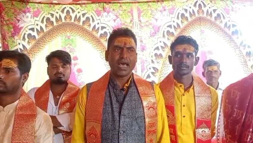 गढ़वा: नवयुवक संघ करमडीह द्वारा महानवमी पर नवकन्या पूजन व भव्य भंडारे का आयोजन; अध्यक्ष शिवम कुमार मेहता ने देशवासियों को दीं नवरात्रि की शुभकामनाएं"