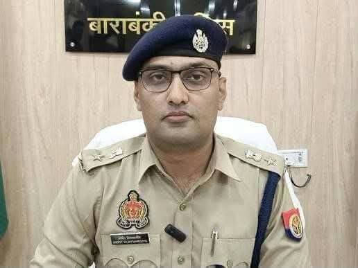 श्रद्धा दुबे की फरारी के मामले के बाद हटाए गए DCP विक्रांत वीर की जगह अर्पित विजयवर्गीय को DCP सेंट्रल नियुक्त किया गया है। #बाराबंकी में SP के पद पर तैनात रहे अर्पित विजयवर्गीय जी को नई जिम्मेदारी के साथ सुरक्षा और इंटेलिजेंस का अतिरिक्त प्रभार भी सौंपा गया है।