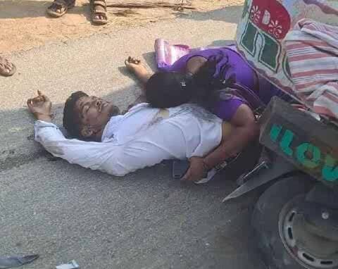 శంకరపట్నం: శంకరపట్నం వద్ద లారీని ఢీకొట్టిన ద్విచక్ర వాహనం.. యువకుడు మృతి