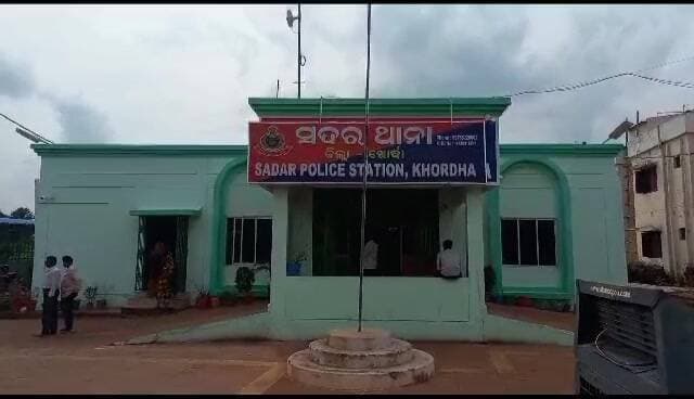 ଖୋର୍ଦ୍ଧା: ଖୋର୍ଦ୍ଧାରେ ଯୁବକଙ୍କୁ ସଂଘବଦ୍ଧ ଆକ୍ରମଣ, ମେଡିକାଲରେ ମୃତ ଘୋଷଣା