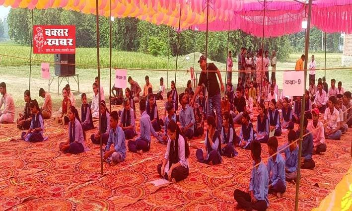 एक गांव ऐसा भी : जहां छात्रों को प्रेरित करने के लिए होती है प्रतियोगिता
- प्रत्येक वर्ष दुर्गा पूजा समिति भदार करती है मेधा प्रतियोगी का आयोजन
विस्तृत खबर का लिंक नीचे कमेंट बॉक्स में है