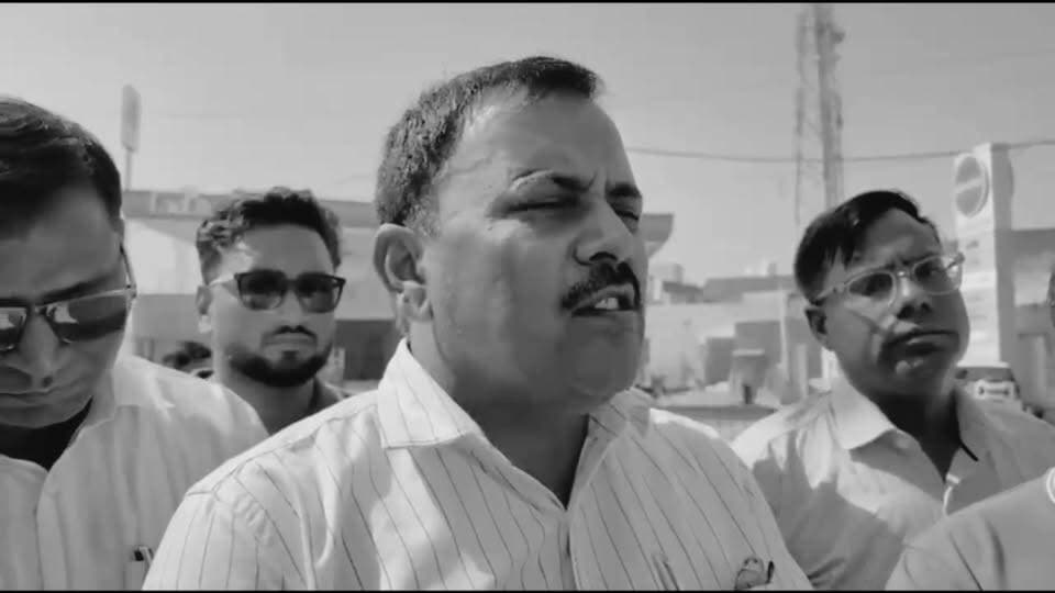 पिहोवा में बिजली कर्मचारियों के द्वारा मुख्यमंत्री हरियाणा सरकार और बिजली मंत्री का पुतला फूंका गया