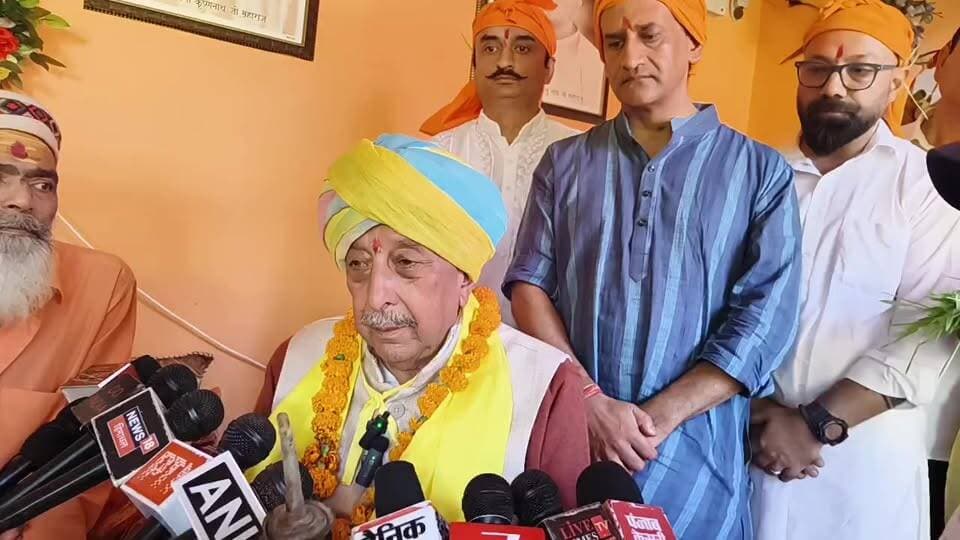 Live नाहन: कालीस्थान मंदिर में राजपरिवार का खड्ग पूजन और हवन सम्पन्न, जानिए क्या बोले कुंवर अजय बहादुर सिंह..
