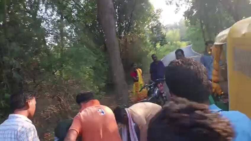 धालभूमगढ़: रावतारा में मोटरसाइकिल हादसा, एक युवक गंभीर रूप से घायल