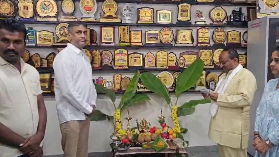 ವಿರಾಜಪೇಟೆ: ಶಾಸಕ ಎ.ಎಸ್. ಪೊನ್ನಣ್ಣ ಅವರಿಂದ ಆಯುಧ ಪೂಜೆ ಆಚರಣೆ