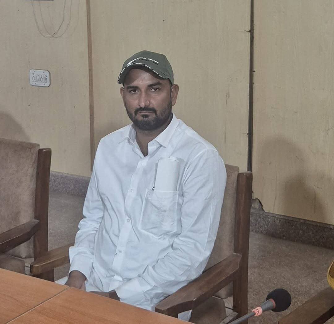 <nis:link nis:type=tag nis:id=लूणकरणसर nis:value=लूणकरणसर nis:enabled=true nis:link/> पहली नगरपालिका के पहले अध्यक्ष चुने गए,
भाजपा प्रत्याशी चंद्रमोहन डाल बने प्रथम चेयरमैन,