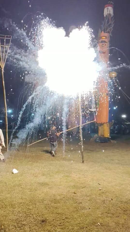 बहरोड स्कूल खेल मैदान में रावण दहन की तैयारी
