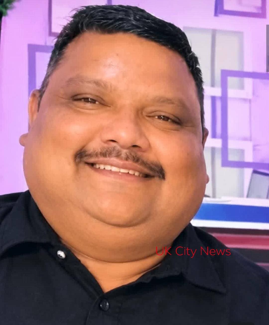 अज्ञात वाहन की टक्कर से पुलिस कर्मी की मौत
रुड़की: हरिद्वार जिले के झबरेड़ा थाना क्षेत्र में दर्दनाक सड़क हादसा हो गया. इस हादसे में कोतवाली झबरेड़ा में तैनात पुलिसकर्मी प्रमोद कुमार उर्फ दद्दा की मौत हो गई. हादसे के बाद पुलिस महकमे में शोक की लहर दौड़ गई. प्रमोद कुमार की मौत की खबर से उनके सहकर्मियों, परिचितों और क्षेत्र के लोगों में दुख का माहौल है. बताया जा रहा है कि हादसा झबरेड़ा-इकबालपुर मार्ग पर माजरा गांव के पास हुआ है. जहां किसी अज्ञात वाहन ने उन्हें टक्कर मार दी.