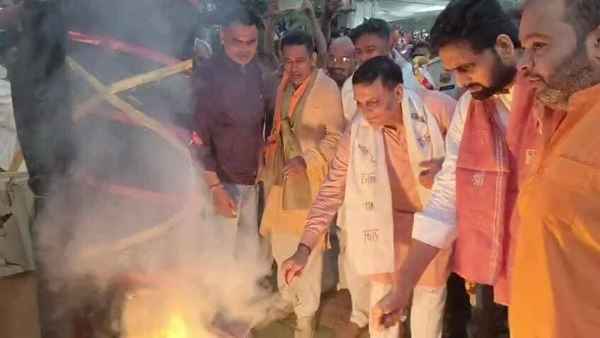 बहादुरगढ़: बहादुरगढ़ में जले 70 फुट ऊंचे रावण के पुतले, विधायक राजेश जून ने दिया संदेश