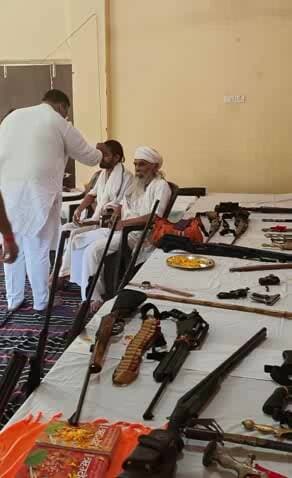 चंदेरी: चंदेरी में विजयादशमी पर शस्त्र पूजन, भाजपा जिला अध्यक्ष आलोक तिवारी ने लिया राष्ट्र रक्षा का संकल्प