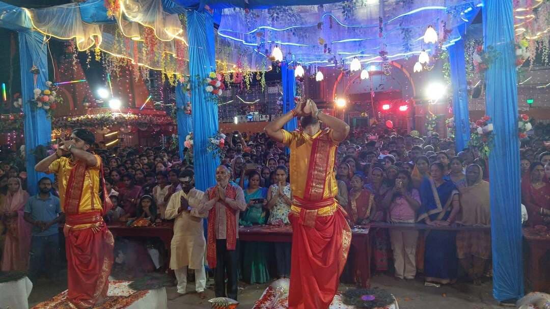 भव्य गंगा आरती से गूंजा मोकामा बड़ी दुर्गा स्थान: हजारों श्रद्धालुओं ने लगाई आस्था की डुबकी, भक्तिमय हुआ पूरा माहौल।
#मोकामा