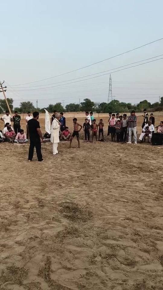 डेरोली जांट में कुश्ती मुकाबला