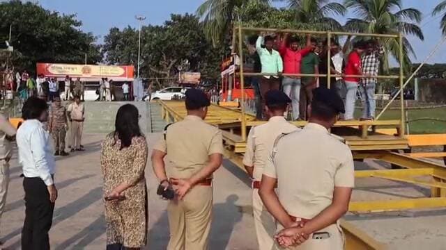 হলদিয়া: হলদিয়ায় দুর্গা পুজোর প্রতিমা নিরঞ্জনে বিশেষ চেন রেক ব্যবস্থা নেওয়া হলো
