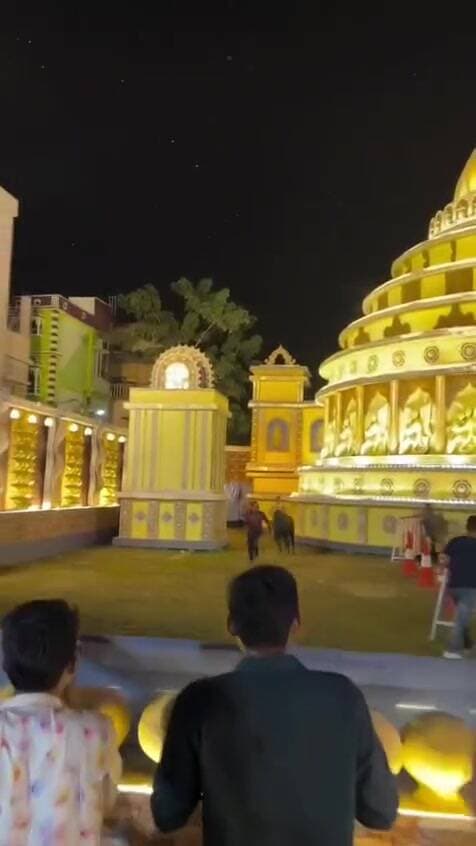 বালুরঘাট: বালুরঘাট অভিযাত্রী ক্লাবে ষাঁড়ের উপদ্রবে এলাকাবাসীর চাঞ্চল্য