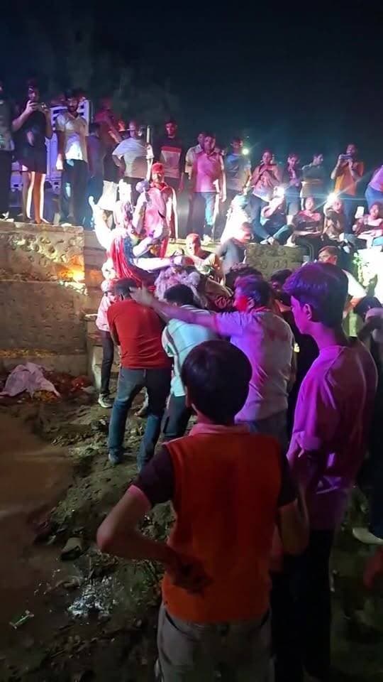 माँ दुर्गा की विदाईविसर्जन ,बेणीसर बारी मोहल्ला समिति,जतोलाई तलाई बीकानेर..
The Bikaner News को फॉलो जरूर करे..
