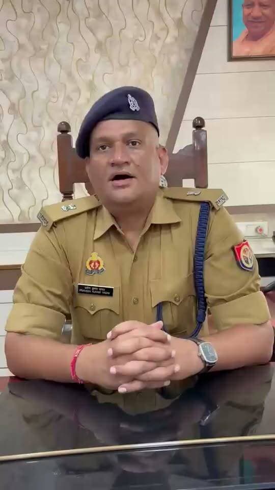 #अलीगढ़ में दशहरा पर्व को लेकर अलीगढ़ पुलिस ने जारी की ट्रैफिक एडवाइजरीसुगम और सुरक्षित यातायात के लिए शहर में लागू रहेगा डायवर्जन,एसपी ट्रैफिक प्रवीण कुमार ने दी यातायात व्यवस्था की जानकारी,आमजन से निर्धारित रूट और यातायात नियमों का पालन करने की अपील,पर्व को शांतिपूर्ण और सुरक्षित बनाने में पुलिस का सहयोग करने की अपील की गई!