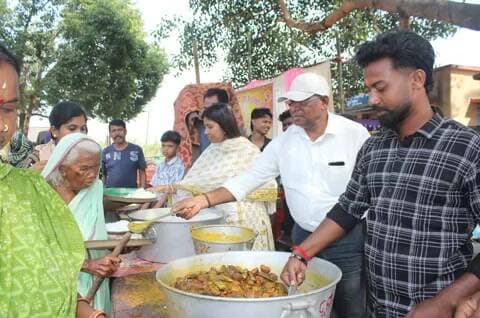 ବାଙ୍ଗିରିପୋଷି: ଉଞ୍ଚଡିହା ଦୁର୍ଗାପୂଜା ମଣ୍ଡପରେ ଯୋଗଦେଲେ ବିଧାୟିକା ସଞ୍ଜଳି ମୁର୍ମୁ