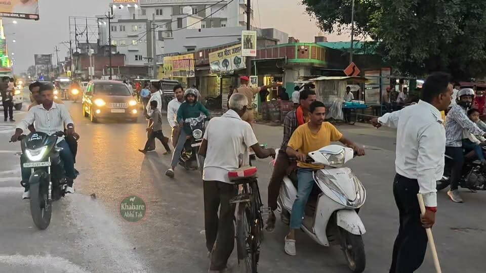 मऊ में दसई पोखरा मेले को लेकर ट्रैफिक अलर्ट #मऊ #दशहरा #यातायात #खबरेंअभीतक #KhabareAbhiTak