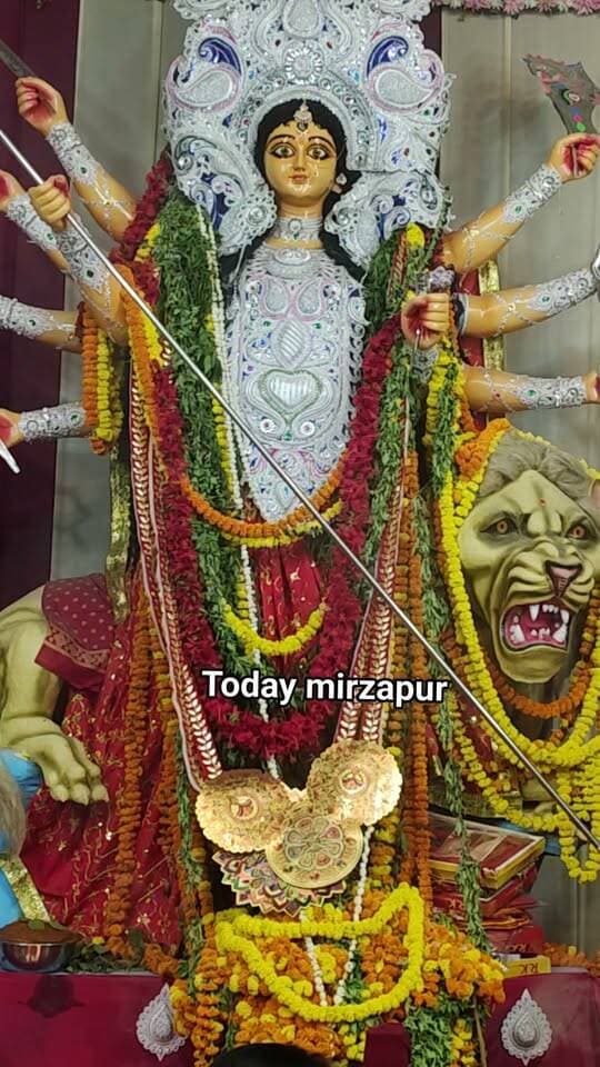 मां दुर्गा की आरती में लीन दिखे भक्त, हाथों में दीप लेकर कर रहे माता का गुणगान, देखिए ये भक्तिमय LIVE तस्वीरें
#DurgaAarti #Bhakti #MirzapurLive #TodayMirzapur
