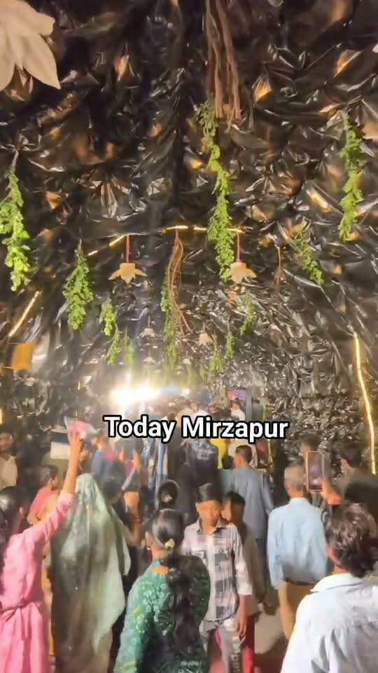 मिर्जापुर: बरिया घाट पर विजयदशमी की धूम, आकर्षक सजावट और मनमोहक झांकियों ने मोहा मन, देखने के लिए उमड़ी भीड़
#BariaGhat #Vijayadashami #Jhanki #Mirzapur #TodayMirzapur