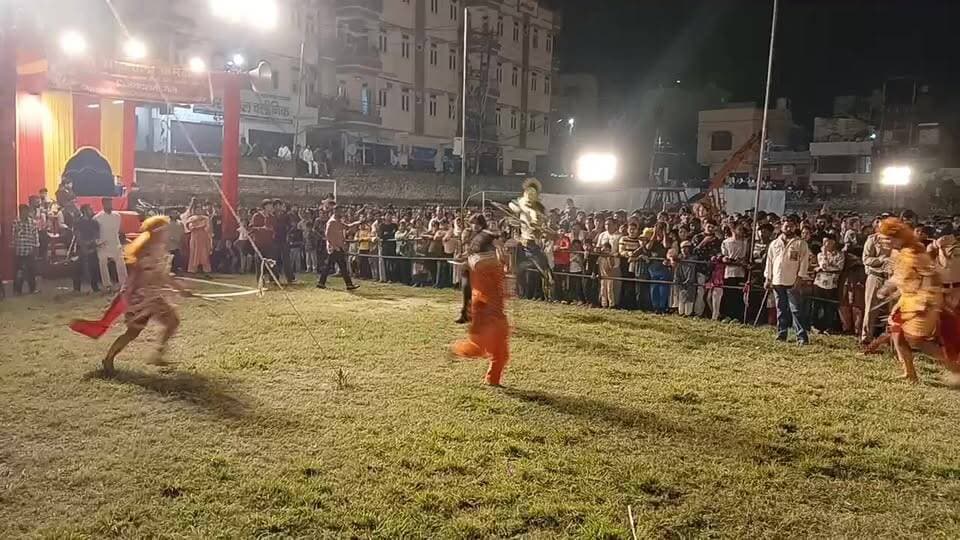 Live 👉 पायेते वाली रामलीला के द्वारा एमपी इंटर कॉलेज के मैदान मे दशहरा रावण व कुंभकरण के पुतलो का दहन किया गया
#allfollowers #jayshriram #ravandahan
#newsviral #Ramnagarnews #रामनगरहैडलाइन